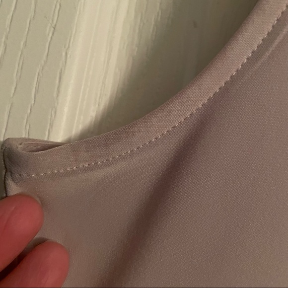 White House Black Market Pink V-Neck Tank w/ 3 Buttons - Size Small - Picture 5 of 8